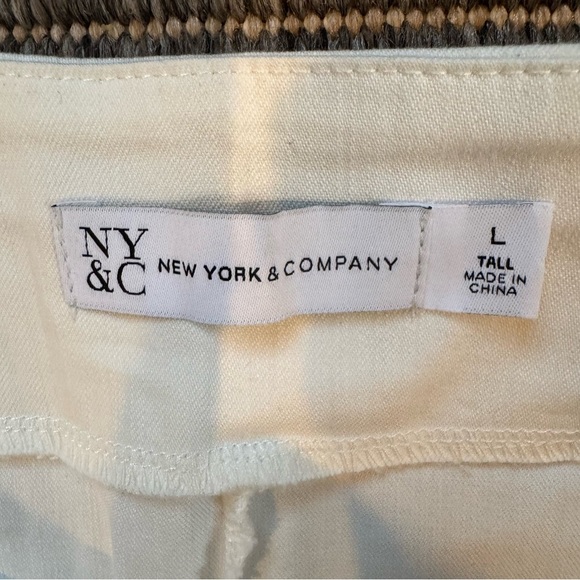 New York & Company White Wide-Leg Trousers with Textured Fabric - Picture 3 of 3
